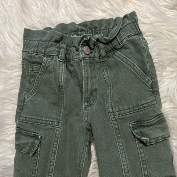 Baby Gap Military Green Just Like Mom Ruffle Cargo Jeans Size 5 yrs - Picture 3 of 8